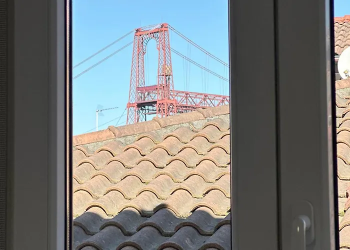 Facing The Bizkaia Bridge, Bilbao Appartement *