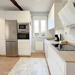 Facing The Bizkaia Bridge, Bilbao Apartman