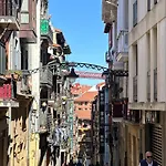 Facing The Bizkaia Bridge, Bilbao Apartman *