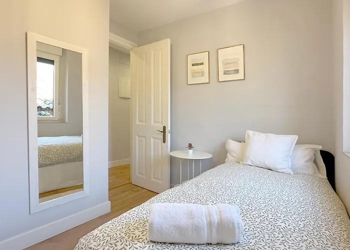 Facing The Bizkaia Bridge, Bilbao Apartamento *