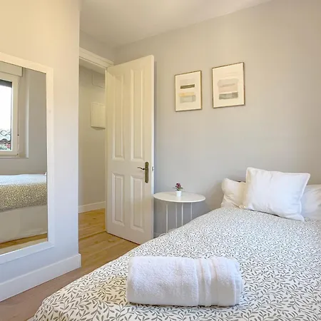 Facing The Bizkaia Bridge, Bilbao Apartment *