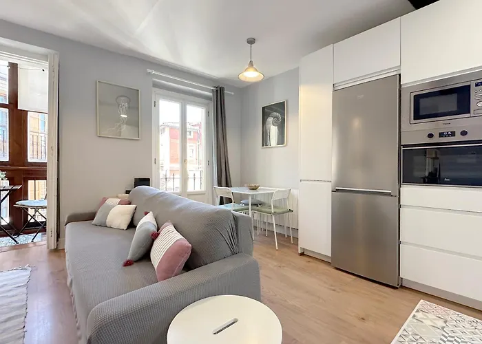 Facing The Bizkaia Bridge, Bilbao Apartment