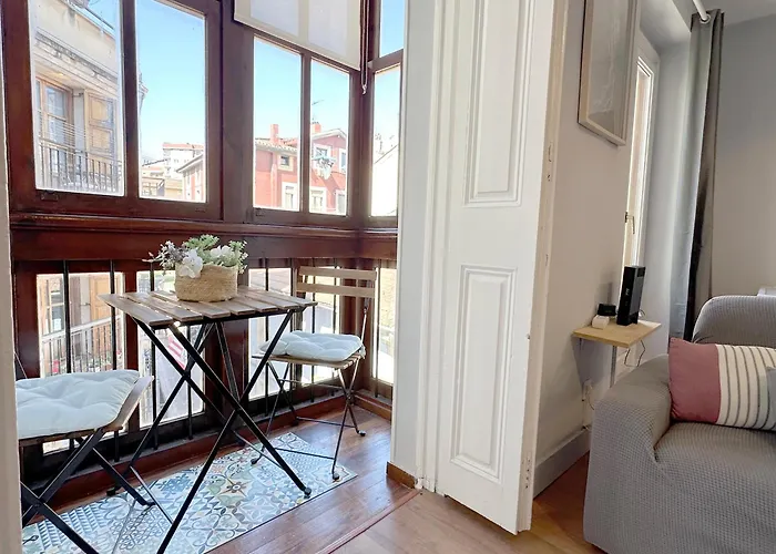 Facing The Bizkaia Bridge, Bilbao Apartment